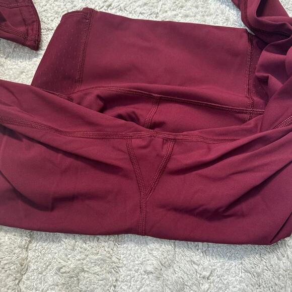 Lululemon Body Con Crop - Picture 4 of 8